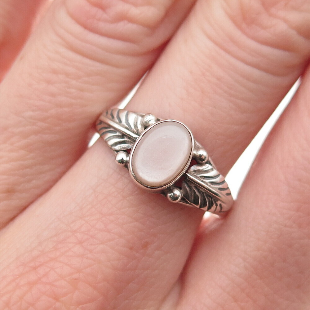Old Pawn Sterling Silver Vintage Southwestern MOP Feather Tribal Ring Size 8.5
